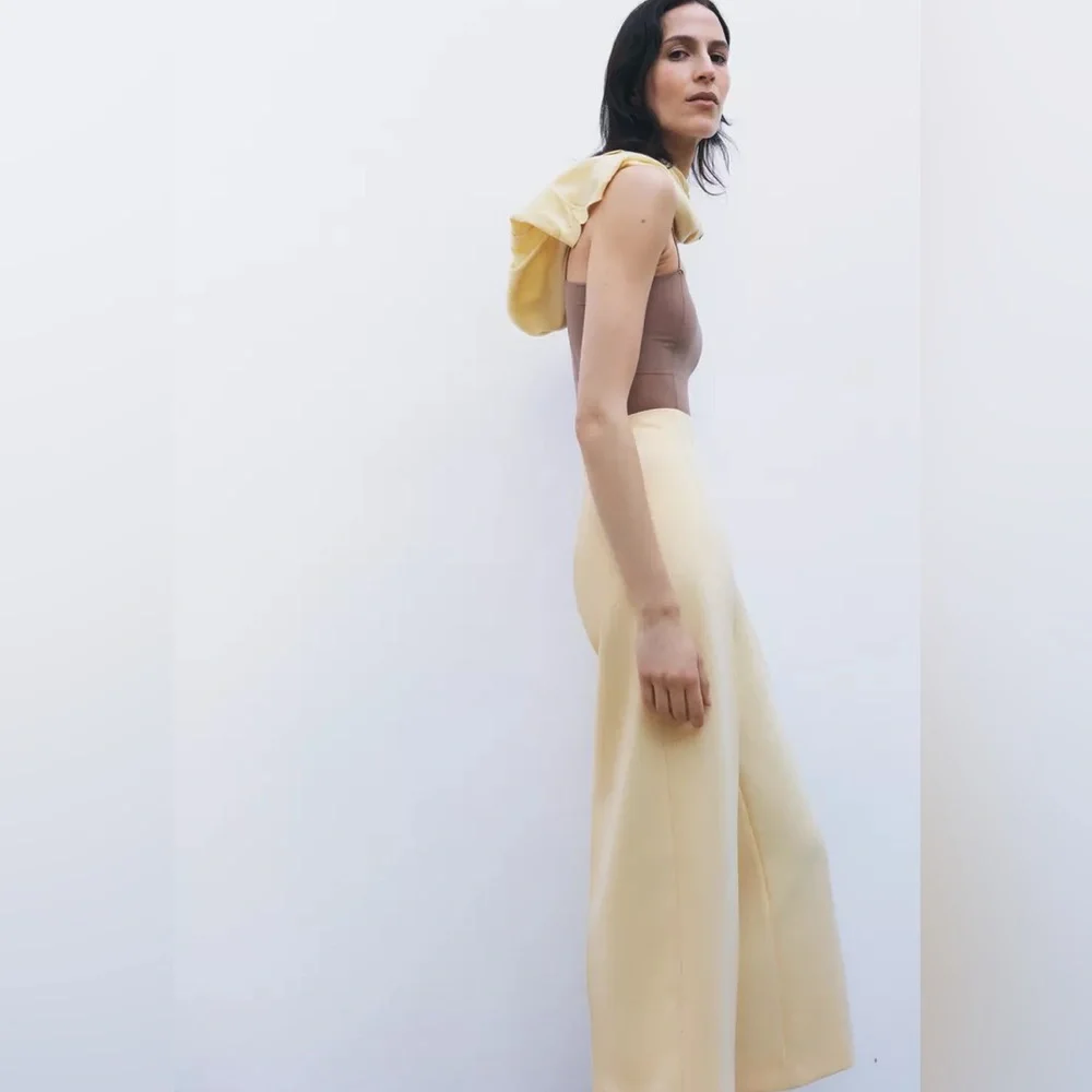 Zara Wide Leg Cropped Cream Colored Pants - Picture 8 of 10